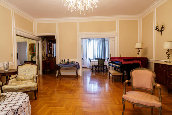 Επαγγελματική Φωτογράφιση, ενιαίου χώρου σαλονιού διαμερίσματος στην περιοχή της Καλλιθέας Επαγγελματική λήψη με φυσικό φωτισμό και υψηλή αισθητική, Επαγγελματική φωτογράφιση  ενιαίου χώρου σαλονιού, διαμερίσματος στην περιοχή της Καλλιθέας, με στόχο την ανάδειξη του χώρου μέσα από κατάλληλο φωτισμό και σύνθεση εικόνας - Cinematic Luxe Studio 030-6934-260-329