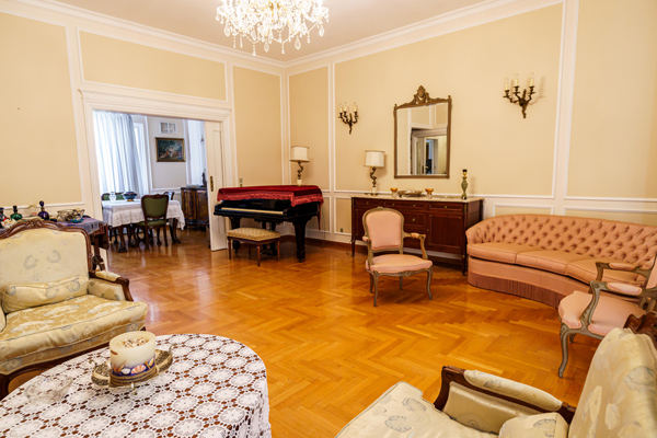 Επαγγελματική Φωτογράφιση, ενιαίου χώρου σαλονιού διαμερίσματος στην περιοχή της Καλλιθέας Επαγγελματική λήψη με φυσικό φωτισμό και υψηλή αισθητική, Επαγγελματική φωτογράφιση  ενιαίου χώρου σαλονιού, διαμερίσματος στην περιοχή της Καλλιθέας, με στόχο την ανάδειξη του χώρου μέσα από κατάλληλο φωτισμό και σύνθεση εικόνας - Cinematic Luxe Studio 030-6934-260-329