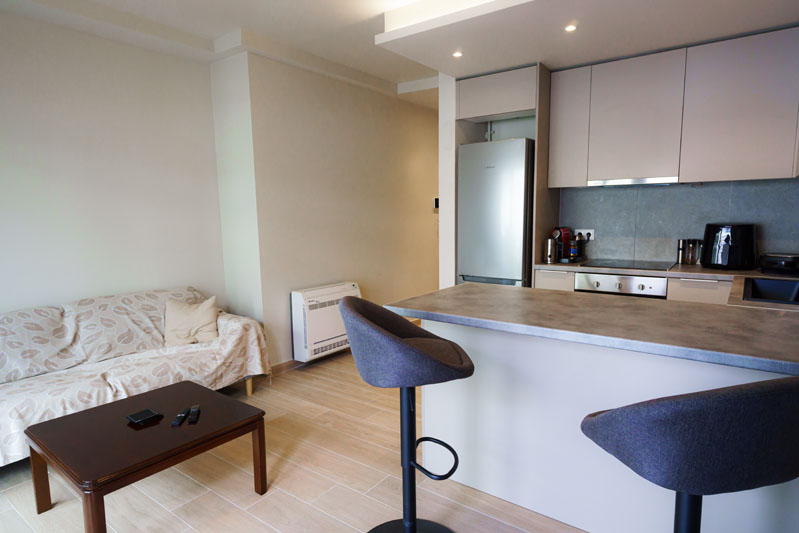 Φωτογράφιση Κουζίνα σαλόνι , Real estate φωτογράφιση, Σύγχρονη Κουζίνα, Σαλόνι, ενιαίος χώρος Διαμέρισμα στην Καλλιθέα - Cinematic Luxe Studio 