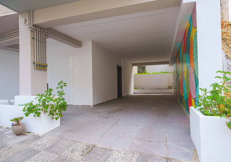 Εξωτερική άποψη, Πρόσοψη κατοικίας ,Φωτογραφία Real Estate, Διαμέρισμα στην Καλλιθέα - Cinematic Luxe Studio 