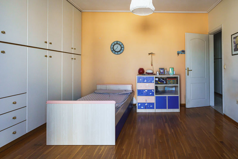 Τρίτο Υπνοδωμάτιο, Νέο Φάληρο, Επαγγελματική φωτογράφιση, Τρίτο Υπνοδωμάτιο στο Νέο Φάληρο,  Επαγγελματική Φωτογράφιση που αναδεικνύει τη λεπτομέρεια, τη σύνθεση και το φως στον χώρο.Τρίτο Υπνοδωμάτιο ακινήτου στο Νέο Φάληρο, Η εικόνα αναδεικνύει τη χαρακτηριστική αισθητική και την ατμόσφαιρα του χώρου - Cinematic Luxe Studio