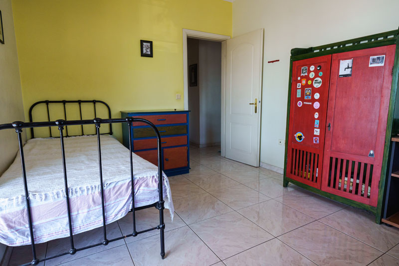 Δεύτερο Υπνοδωμάτιο, Νέο Φάληρο, Επαγγελματική φωτογράφιση, Δεύτερο υπνοδωμάτιο στο Νέο Φάληρο,  Επαγγελματική Φωτογράφιση που αναδεικνύει τη λεπτομέρεια, τη σύνθεση και το φως στον χώρο.Δεύτερο Υπνοδωμάτιο ακινήτου στο Νέο Φάληρο, Η εικόνα αναδεικνύει τη χαρακτηριστική αισθητική και την ατμόσφαιρα του χώρου - Cinematic Luxe Studio