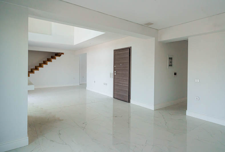 Επαγγελματική Φωτογράφιση, ενιαίου χώρου σαλονιού μεζονέτας στην περιοχή του Ιδρύματος Νιάρχος στην Καλλιθέα Επαγγελματική λήψη με φυσικό φωτισμό και υψηλή αισθητική, Επαγγελματική φωτογράφιση  ενιαίου χώρου σαλονιού, μεζονέτας στην περιοχή του Ιδρύματος Νιάρχος στην Καλλιθέα, με στόχο την ανάδειξη του χώρου μέσα από κατάλληλο φωτισμό και σύνθεση εικόνας - Cinematic Luxe Studio