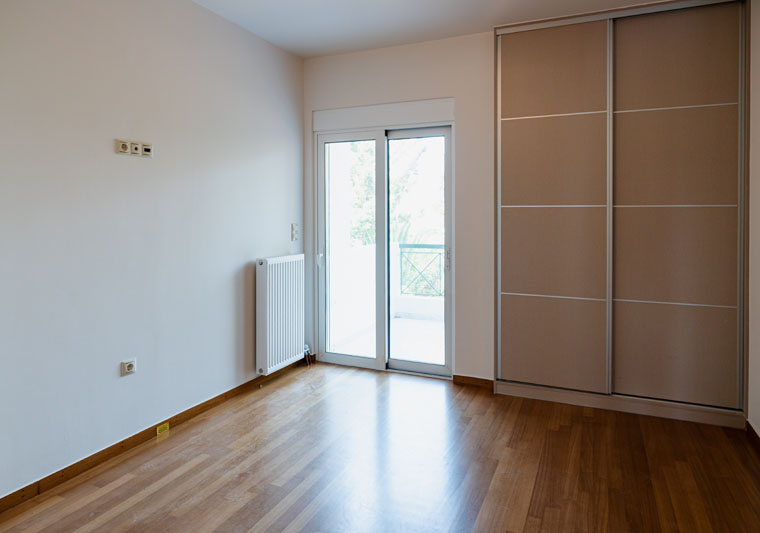 Επαγγελματική Φωτογράφιση, Υπνοδωμάτιο σε διαμέρισμα στην περιοχή της Βούλας Επαγγελματική λήψη με φυσικό φωτισμό και υψηλή αισθητική, Επαγγελματική φωτογράφιση Υπνοδωμάτιο σε διαμέρισμα της Βούλας, με στόχο την ανάδειξη του χώρου μέσα από κατάλληλο φωτισμό και σύνθεση εικόνας - Cinematic Luxe Studio