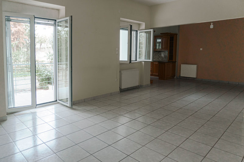 Επαγγελματική Φωτογράφιση, σαλόνι ακινήτου στην περιοχή Ηλιούπολη, επαγγελματική λήψη με φυσικό φωτισμό και υψηλή αισθητική, Επαγγελματική φωτογράφιση σαλόνι ακινήτου στην περιοχή Ηλιούπολη, με στόχο την ανάδειξη του χώρου μέσα από κατάλληλο φωτισμό και σύνθεση εικόνας - Cinematic Luxe Studio