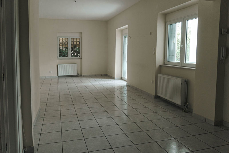 Επαγγελματική Φωτογράφιση, σαλόνι ακινήτου στην περιοχή Ηλιούπολη, επαγγελματική λήψη με φυσικό φωτισμό και υψηλή αισθητική, Επαγγελματική φωτογράφιση σαλόνι ακινήτου στην περιοχή Ηλιούπολη, με στόχο την ανάδειξη του χώρου μέσα από κατάλληλο φωτισμό και σύνθεση εικόνας - Cinematic Luxe Studio