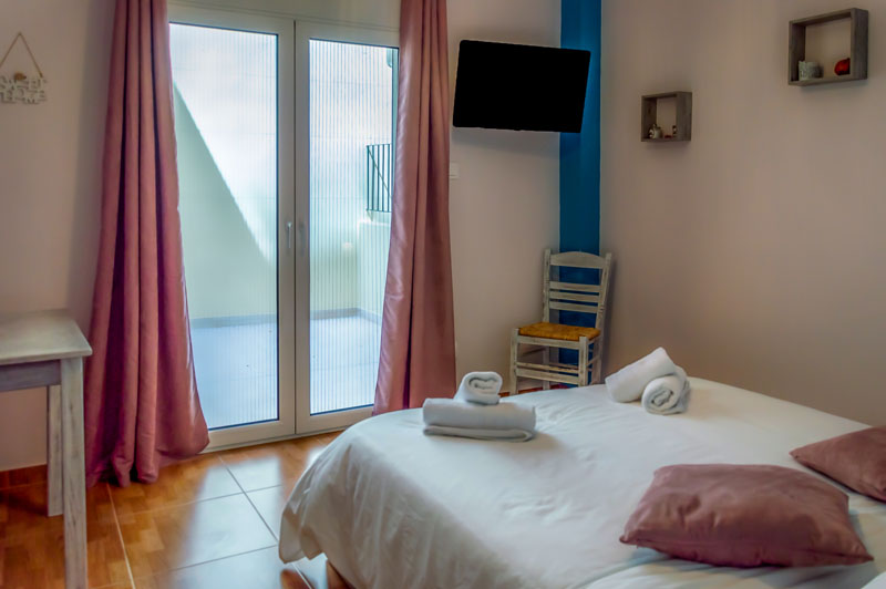 Επαγγελματική φωτογράφιση, Θέας μέσα απο το μικρό διαμέρισμα Airbnb Συγγρού Φιξ, Επαγγελματική φωτογράφιση, Airbnb Θέας μέσα απο το μικρό διαμέρισμα Airbnb Συγγρού Φιξ, Ιδανική για την προβολή της καταχώρισης σε ψηφιακές πλατφόρμες - Cinematic Luxe Studio