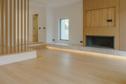 Σαλόνι, Βίλλα στη Βούλα, Επαγγελματική φωτογράφιση σαλόνι  Βίλλας στη Βούλα. Φωτογραφία που αναδεικνύει τη λεπτομέρεια, τη σύνθεση και το φως στον χώρο - Cinematic Luxe Studio