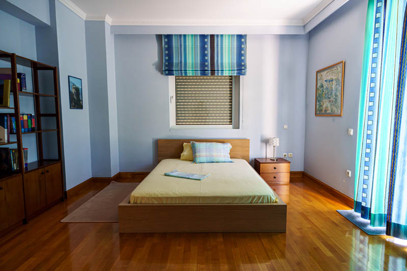 Επαγγελματική Φωτογράφιση, υπνοδωματίου πολυτελούς μεζονέτας 540 τ.μ στην ανατολική αττική Επαγγελματική λήψη με φυσικό φωτισμό και υψηλή αισθητική, Επαγγελματική φωτογράφιση υπνοδωματίου πολυτελούς μεζονέτας 540 τ.μ στην ανατολική αττική, με στόχο την ανάδειξη του χώρου μέσα από κατάλληλο φωτισμό και σύνθεση εικόνας - Cinematic Luxe Studio