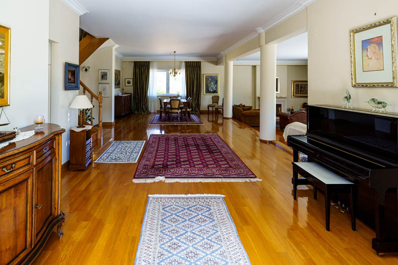 Επαγγελματική Φωτογράφιση, ενιαίου χώρου σαλόνι ισογείου πολυτελούς μεζονέτας 540 τ.μ στην ανατολική αττική Επαγγελματική λήψη με φυσικό φωτισμό και υψηλή αισθητική, Επαγγελματική φωτογράφιση ενιαίου χώρου, σαλόνι ισογείου πολυτελούς μεζονέτας 540 τ.μ στην ανατολική αττική, με στόχο την ανάδειξη του χώρου μέσα από κατάλληλο φωτισμό και σύνθεση εικόνας - Cinematic Luxe Studio