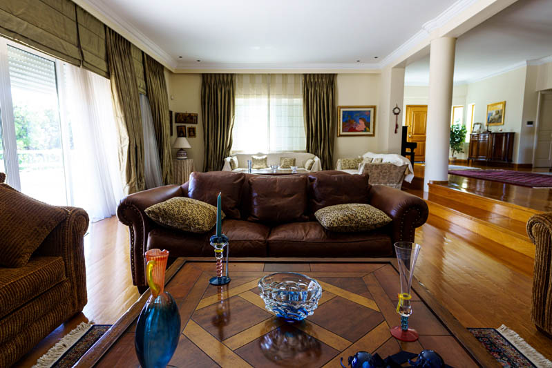 Επαγγελματική Φωτογράφιση, ενιαίου χώρου σαλόνι ισογείου πολυτελούς μεζονέτας 540 τ.μ στην ανατολική αττική Επαγγελματική λήψη με φυσικό φωτισμό και υψηλή αισθητική, Επαγγελματική φωτογράφιση ενιαίου χώρου, σαλόνι ισογείου πολυτελούς μεζονέτας 540 τ.μ στην ανατολική αττική, με στόχο την ανάδειξη του χώρου μέσα από κατάλληλο φωτισμό και σύνθεση εικόνας - Cinematic Luxe Studio