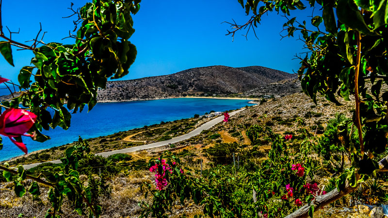 Εξωτερική άποψη καταλύματος Venetiko Studios στην Ηράκλειά Κυκλάδων με θέα το Αιγαίο - Cinematic Luxe Studio