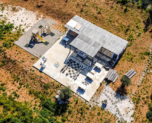Επαγγελματική Φωτογράφιση, Πανοραμική φωτογραφία με Drone, πολυτελούς ξενοδοχείου στην Κόρινθο Επαγγελματική λήψη με Drone με φυσικό φωτισμό και υψηλή αισθητική, Επαγγελματική φωτογράφιση πολυτελούς ξενοδοχείου στην Κόρινθο με στόχο την ανάδειξη του χώρου μέσα από κατάλληλο φωτισμό και σύνθεση εικόνας - Cinematic Luxe Studio 0030-6934-26-03-29
